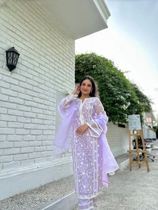 Ropa festiva Organza Kurti Set con fondo de crepé Bordado de hilo intrincado y Organza Dupatta para mujer Manga tres cuartos - Product Image 6