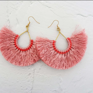 Boucles d'oreilles Boho, Boucles d'oreilles Fan Tassel tissées avec des cordes de cire - Product Image 1