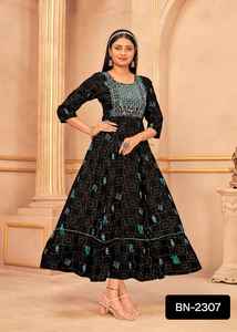 Kurtis en rayonne indienne et pakistanaise avec broderie et imprimé doré Kurtis de style Anarkali grande taille pour femme - Product Image 3
