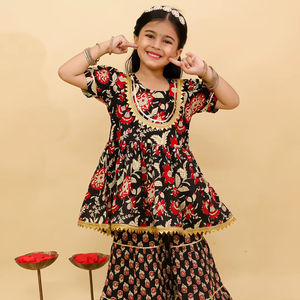 Nouveau designer traditionnel coton filles Kurta/Kurti pour les festivals fêtes disponibles au prix de gros pour les enfants - Product Image 1