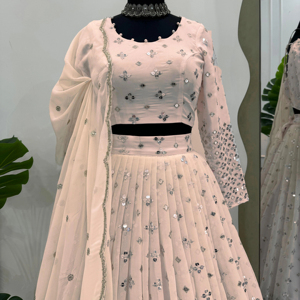 ชุดงานแต่งงานออกแบบสวม lehenga choli กับด้ายและลำดับการทำงาน - Product Image 1