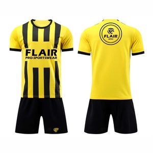 Ensembles d'uniformes de maillots de football confortables et respirants de meilleure qualité au design personnalisé Service OEM pour les jeunes joueurs de sexe masculin Coupe automatisée - Product Image 1