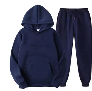 Conjunto Deportivo Personalizado de Invierno para Hombre, Corte Ajustado, con Pantalones Deportivos y Sudadera con Capucha, Forro Polar, Diseño Deportivo - Product Image 2