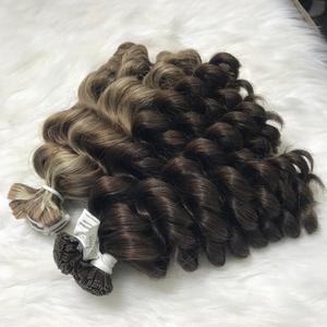 Venta al por mayor 100% extensiones de cabello virgen de alta calidad Bouncy Curl Tape Hair Large Stock Color claro vietnamita pelo crudo - Product Image 4
