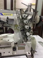 Machine à coudre à point de recouvrement à trois aiguilles et cinq fils PEGASUS CW600 d'occasion