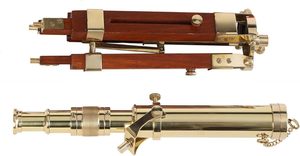 Telescopio de latón vintage con soporte de trípode de madera Spyglass de escritorio antiguo acabado dorado real decoración náutica - Product Image 2