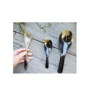 Cuillère en corne de buffle de haute qualité pour la restauration rapide et la vaisselle à emporter 10g pour la cuisine et les mariages en vente - Product Image 1