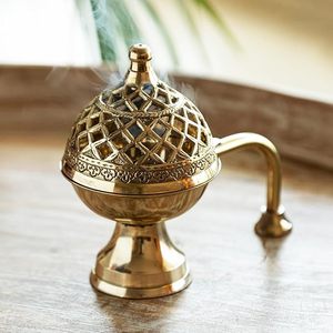 Quemador de incienso de latón de primera calidad de fabricante confiable para decoración del hogar y curación espiritual que crea agradable durante la meditación - Product Image 1