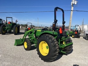 Tractor Agrícola John Deere 4052M 4WD 2024 con Tracción en las Cuatro Ruedas, Alto Nivel de Seguridad para Uso Agrícola - Product Image 1