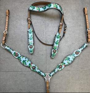 Ensemble de punaises en cuir personnalisées de luxe de l'Ouest avec collier de poitrine assorti et tête sculptée à la main pour rodéo ou spectacle - Product Image 1
