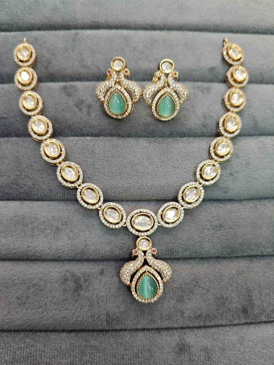 สีเขียว