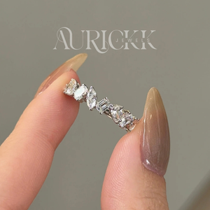 Anillo de Media Eternidad con Moissanita de Corte Fantasía, Chapado en Oro de 14K y Rodio, para Boda, Compromiso, Aniversario o Regalo - Product Image 6