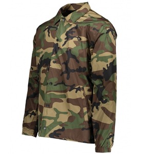 เสื้อกันลมสำหรับผู้ชายเสื้อโค้ชกันน้ำสีดำ - Product Image 2