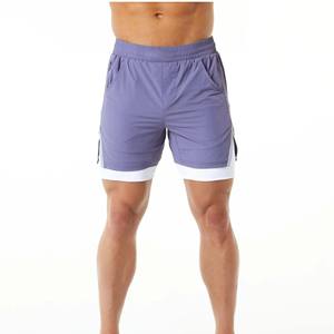 Plus lisse et plus doux 80% Nylon 20% élasthanne numérique Violet hommes Compression doublé Short d'entraînement tissé avec poches avant - Product Image 1