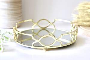 ถาดกระจกแก้วโลหะสวยพร้อมดีไซน์ทันสมัยเหมาะสำหรับจัดระเบียบหรือตกแต่งตรงกลางของโต๊ะเครื่องแป้ง - Product Image 5