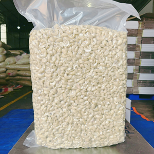 Noix de cajou W180 W240 W320 Noix de cajou en gros exportées vers le Moyen-Orient, EU Noyaux de noix SANTIGO - Product Image 1