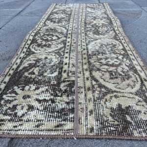 1.5x4 ft Vintage Rug, Rug, <b>Brown</b> Bordered Rug <b>Wool</b> - Product Image 5