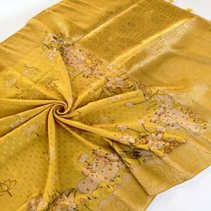 Sari VASTRA COTTAGE de viscosa georgette con estampado digital completo y diseño tejido con hermosas borlas, ideal para fiestas. - Product Image 2