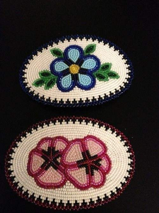 Pince à cheveux de luxe de haute qualité pour femmes brodée avec de minuscules perles cousues à la main et strass - Product Image 6