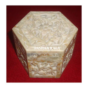 กล่องใส่เครื่องประดับหินสบู่อินเดียคุณภาพสูง รูปทรงหกเหลี่ยม สำหรับของขวัญงานแต่งงานและการใช้งานอเนกประสงค์ - Product Image 1