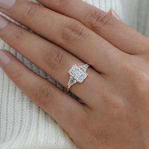 Conception brillante diamant radiant et trapézoïdal cinq pierres bague de fiançailles bague en diamant cultivé en laboratoire pierre principale bague en or massif 14k - Product Image 3