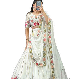 Rendez chaque instant heureux avec notre tissu georgette de style culturel gujarati Heavy Flair Work Fantaisie Lahenga Choli avec chemisier - Product Image 1