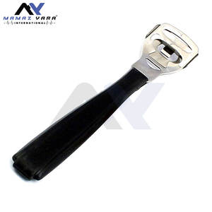 Râpe à pieds en plastique avec lames interchangeables pour éliminer les callosités et les peaux mortes - Product Image 3