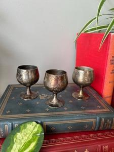 Copa de Vino de Metal Plateado de Alta Calidad, Vaso de Vodka de Primera Clase con Grabado para Uso en el Hogar y Restaurantes, Incluye Accesorio de Pajita - Product Image 3