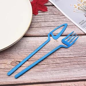 Ensemble de couverts de style antique avec poignée bleue pour salle à manger vintage, fête de mariage, décor de table élégant et usage domestique classique - Product Image 4