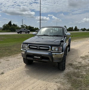 LISTO PARA CONDUCIR - USADO, VOLANTE A LA IZQUIERDA |   CONDUCCIÓN DERECHA |   54,000 KILÓMETROS, Toyota Hilux XTRACAB 4X4 Diésel de 2000 - Product Image 1