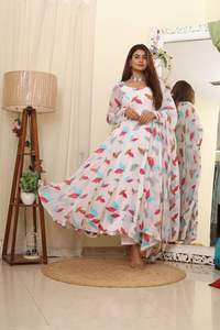 Georgette Anarkali ชุดราตรียาวสำหรับผู้หญิงขายดีสไตล์อินเดียดั้งเดิมงานแต่งงานแบบธรรมชาติรูปแบบการทำงาน - Product Image 3