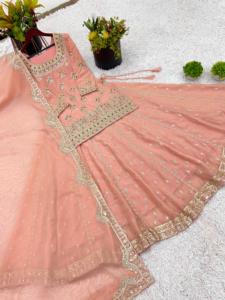 Ensemble Lehenga brodé en georgette étoilée avec tenue traditionnelle élégante Dupatta pour les fêtes et les mariages - Product Image 4