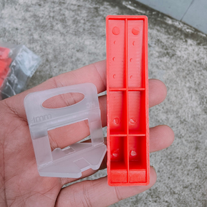 Clips de système de nivellement de carreaux PP vierges vietnamiens insertion facile pour le placement droit de carreaux épaisseur industrielle 1.0mm 4.5mm - Product Image 3