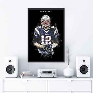 Art mural en verre de Tom Brady : Toile imprimée sur le thème du football américain, toile encadrée noire - Product Image 1
