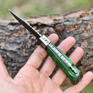Couteaux de poche pliants en acier damas faits à la main Offre Spéciale personnalisés avec manche en bois en cuir beaux pour le camping en plein air Support OEM - Product Image 4