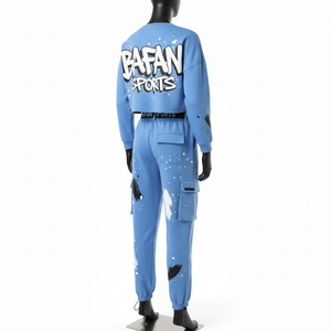 Conjunto Deportivo para Mujer, Top Corto y Pantalones Jogger, Color Azul Cielo, Algodón y Poliéster, Felpa de 300 GSM, Tacto Suave, Logotipo Personalizado con Serigrafía - Product Image 5