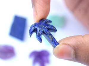 Colgante de cristal con abalorio de palmera de piedras preciosas talladas a mano para la fabricación de joyas - Product Image 5