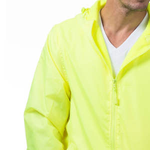 Chaqueta Cortavientos Ligera con Capucha de Lona Recubierta - Resistente al Viento, Impermeable, Transpirable y Ecológica con Construcción Duradera - Product Image 5