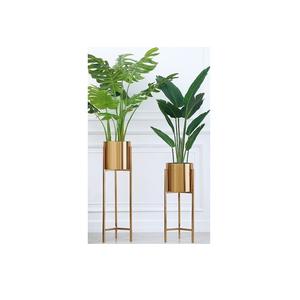 Jardinière décorative unique en métal conçue pour créer un impact visuel dans l'aménagement paysager extérieur et les coins des plantes d'intérieur - Product Image 4