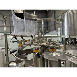 Máquinas de llenado de bolsas de Metal y vidrio de plástico PET de 40 BPM Capacidad de 2000bph para bebidas Cerveza Jugo Leche-1 año de garantía 200ml-500ml - Product Image 4