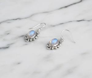 Boucles d'oreilles clous en pierre de lune arc-en-ciel, étoile éclatante, argent sterling plaqué or, bijoux bohèmes mignons, pierre de naissance de juin, cadeau de fête - Product Image 4