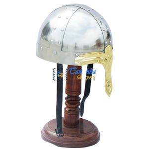 Casque de Viking nasal normand en acier médiéval avec doublure et support en bois Costume historique Casque en métal de reproduction médiévale - Product Image 2