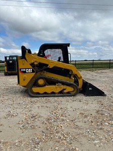 Para cargadora de dirección deslizante CAT 259D con cilindro hidráulico Eaton Nueva condición Carga nominal de 9 toneladas Euro5 Emisión 1 año de garantía - Product Image 5