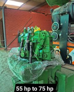 Moteur John Deere avec boîte de vitesses compatible avec les tracteurs, générateurs et excavateurs John Deere, moteur haute performance pour machines. - Product Image 5