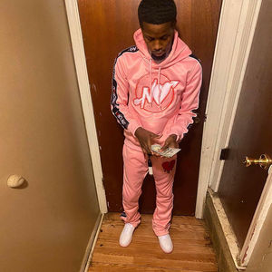 Sweat à capuche et pantalon de survêtement unisexe personnalisés avec logo imprimé pour la gym, le jogging et l'hiver Vente en gros OEM - Product Image 3