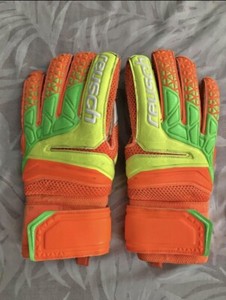 Guantes de portero de cuero Premium de alta calidad personalizables y ajuste Personal al por mayor guantes de agarre de látex de fútbol al aire libre - Product Image 2