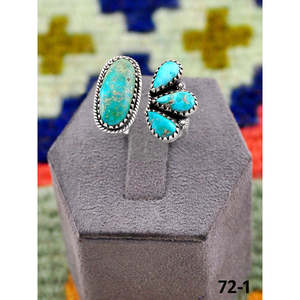 Bague artisanale Southwest en argent sterling et émeraude, objet de collection culturelle - Product Image 1