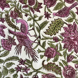 Tissu en coton imprimé à la main, motif paon et floral de style Mughal |   Tissu indien rose vin vert - Product Image 1
