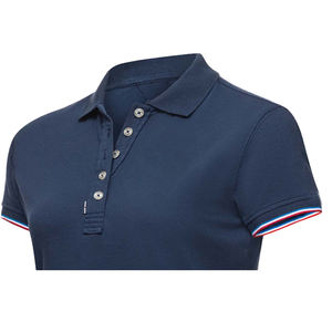 เสื้อยืดผู้หญิงสไตล์อังกฤษ ผ้าฝ้าย 100% แขนสั้น ระบายอากาศได้ดี เป็นมิตรกับสิ่งแวดล้อม โลโก้ปั๊มนูนด้านหน้า น้ำหนักผ้า 200 กรัม/240 กรัม - Product Image 4