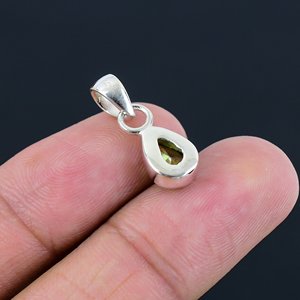Colgante de Peridoto Natural, Hecho a Mano, en Plata de Ley, Forma de Pera, Joyería con Piedra Preciosa, Regalo Espiritual al Mejor Precio - Product Image 2